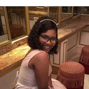 Meet your Posher, Stephanie